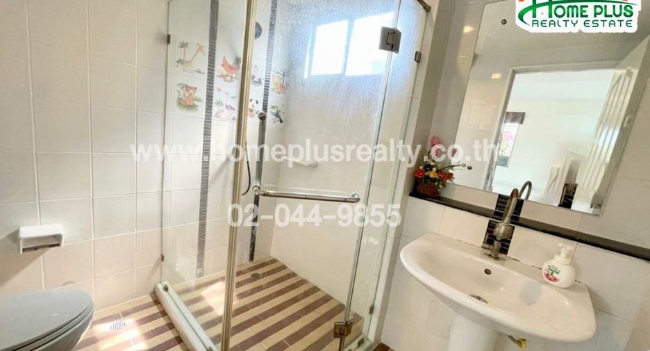 For sale 3 bedrooms house in Sai Mai, Bangkok
