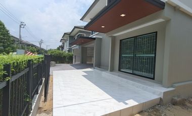 Casa en venta de 3 habitaciones en Lat Krabang, Bangkok