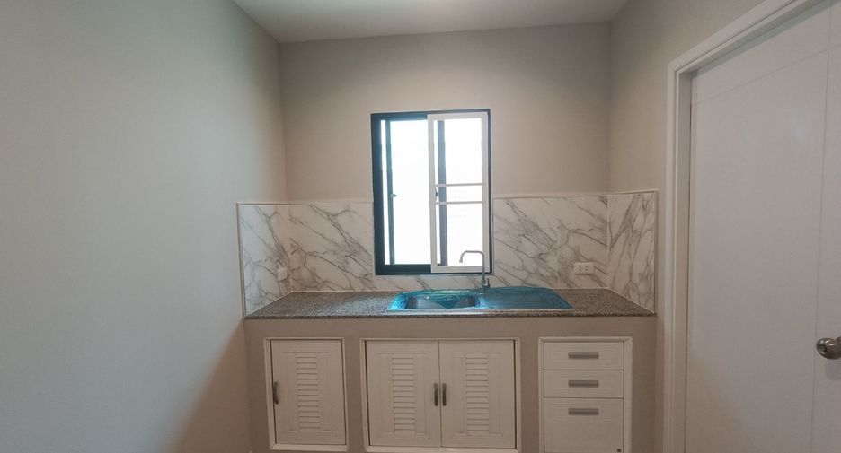 For sale 3 bedrooms house in Lat Krabang, Bangkok