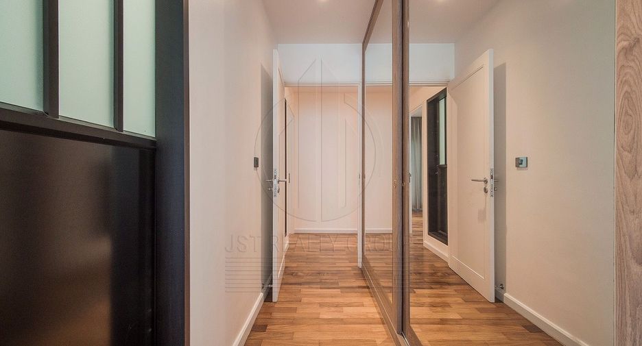 For rent 2 bedrooms condo in Watthana, Bangkok