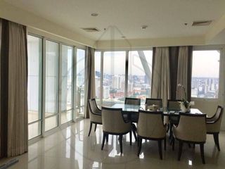 For rent 3 bedrooms condo in Pathum Wan, Bangkok