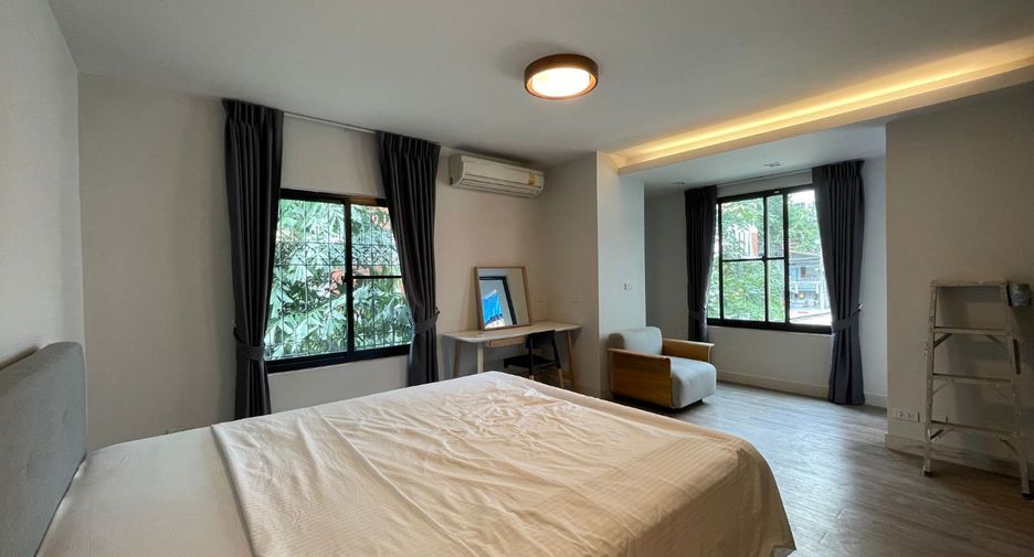 À louer 3 chambres appartement à Watthana, Bangkok