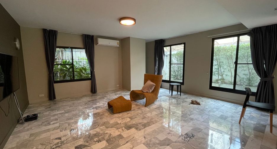 À louer 3 chambres appartement à Watthana, Bangkok
