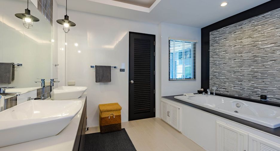 For sale 5 bedrooms villa in Hua Hin, Prachuap Khiri Khan