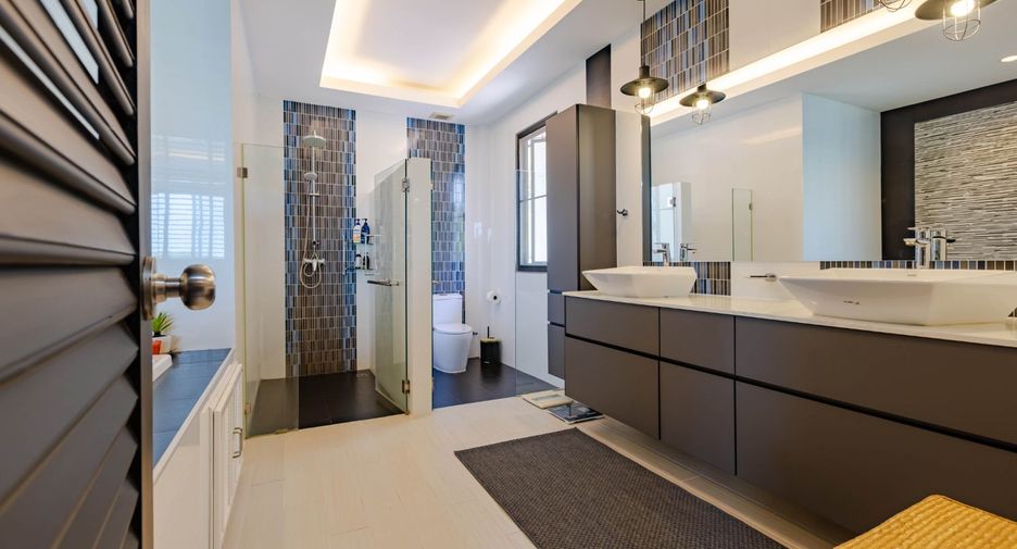 For sale 5 bedrooms villa in Hua Hin, Prachuap Khiri Khan