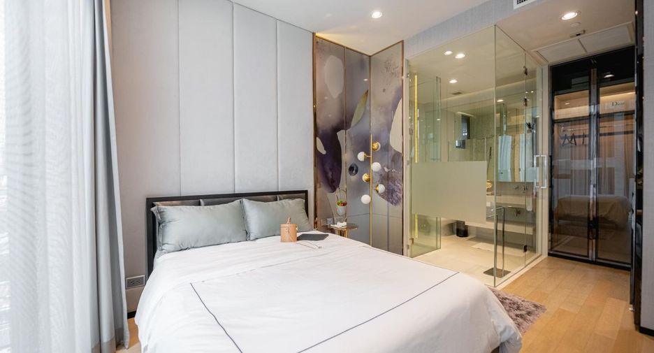 For rent 2 bedrooms condo in Khlong Toei, Bangkok