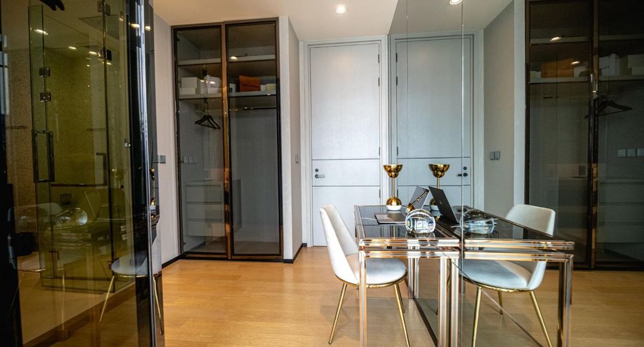 For rent 2 bedrooms condo in Khlong Toei, Bangkok