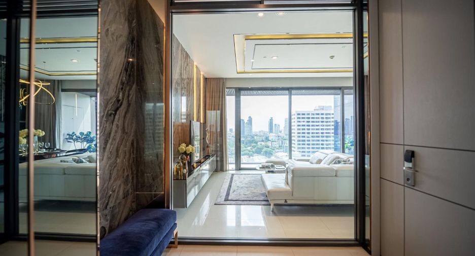 For rent 2 bedrooms condo in Khlong Toei, Bangkok