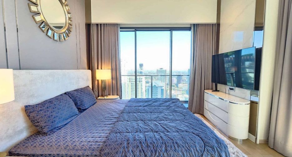 Condo en alquiler y en venta de 3 habitaciones en Khlong Toei, Bangkok