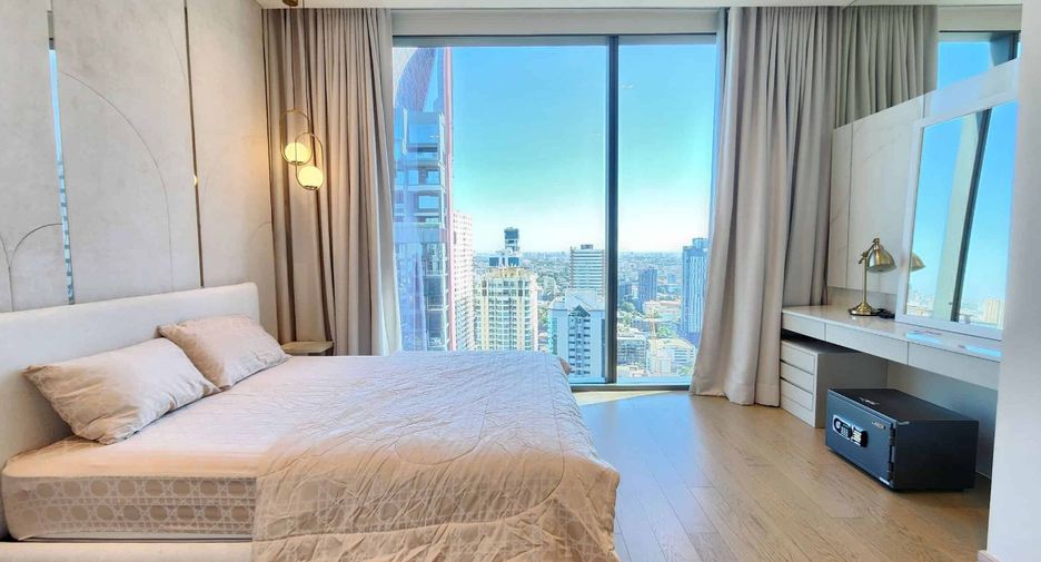 Condo en alquiler y en venta de 3 habitaciones en Khlong Toei, Bangkok