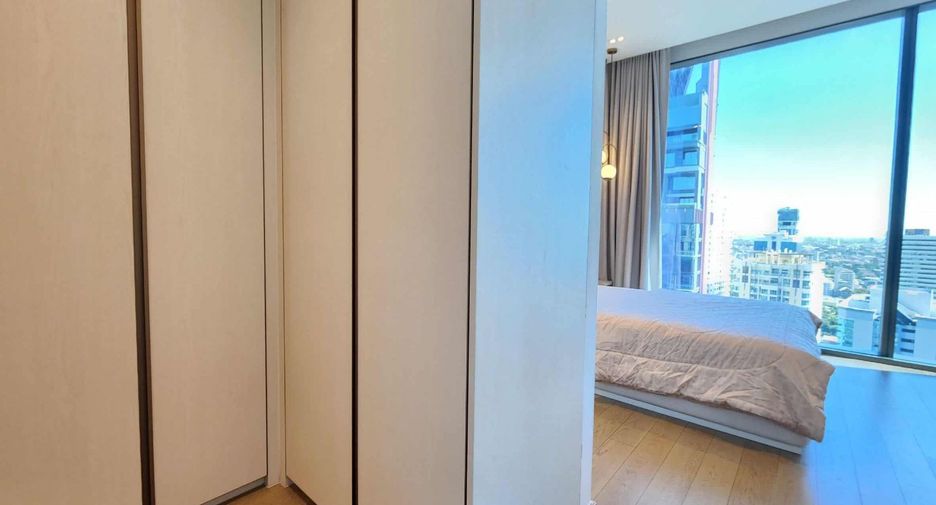 Condo en alquiler y en venta de 3 habitaciones en Khlong Toei, Bangkok