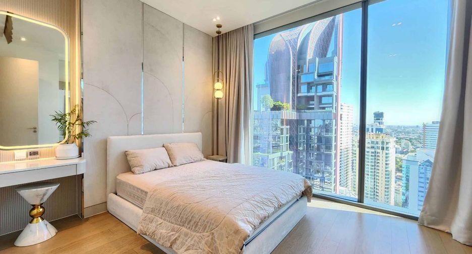 Condo en alquiler y en venta de 3 habitaciones en Khlong Toei, Bangkok