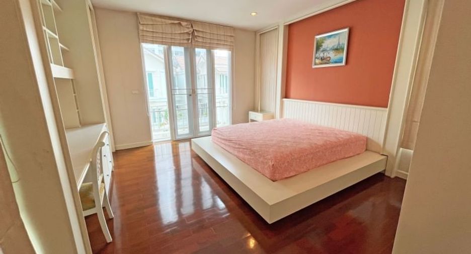 Casa en alquiler de 4 habitaciones en Bang Kho Laem, Bangkok