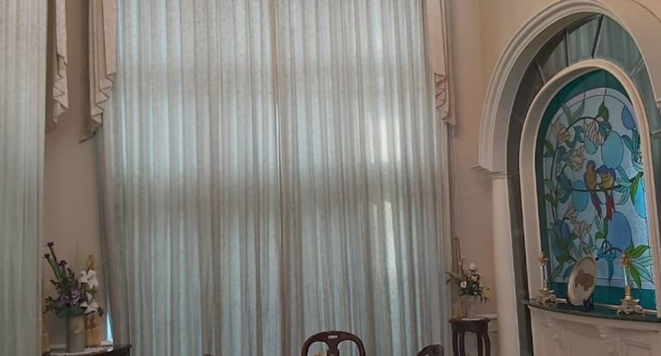 Casa en alquiler de 4 habitaciones en Bang Kho Laem, Bangkok