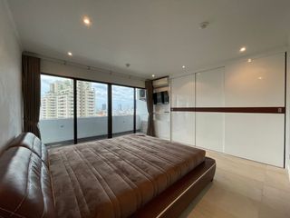For rent 3 bedrooms condo in Watthana, Bangkok