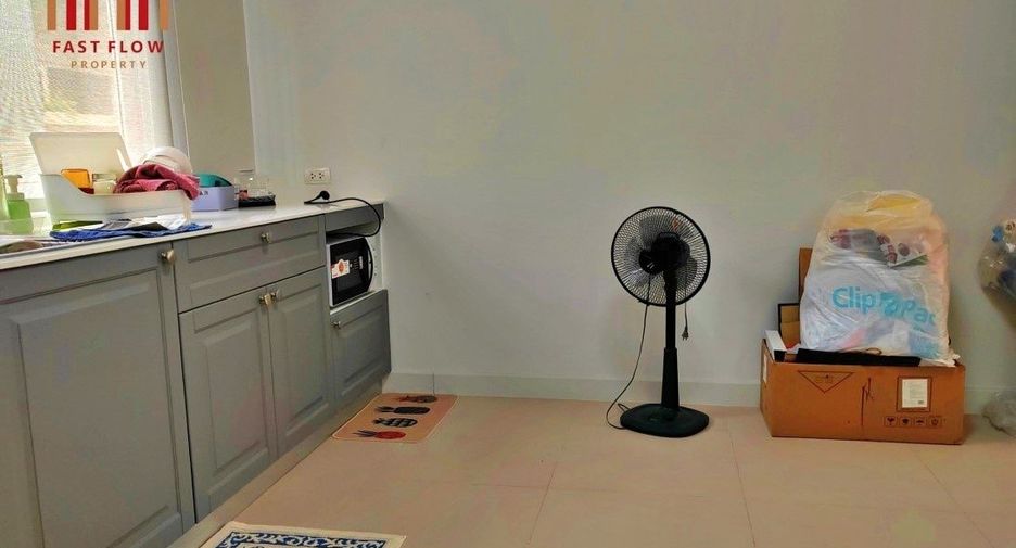 For sale 4 ベッドルーム house in Bang Khen, Bangkok