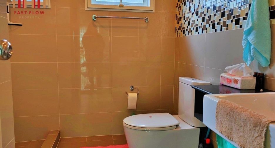 For sale 4 ベッドルーム house in Bang Khen, Bangkok