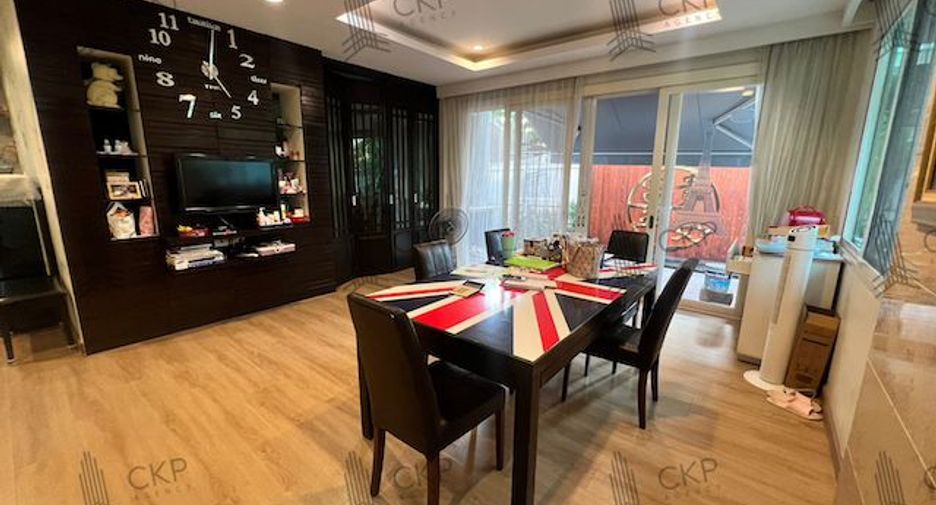 ให้เช่า 3 ห้องนอน บ้านเดี่ยว ใน บางกะปิ, กรุงเทพฯ