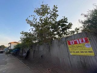 出售 土地 在 Thung Khru, 曼谷