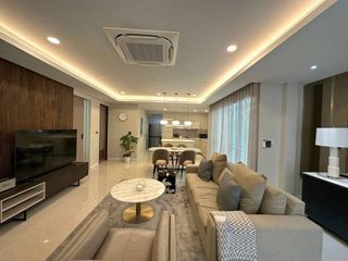 Casa en alquiler de 3 habitaciones en Watthana, Bangkok