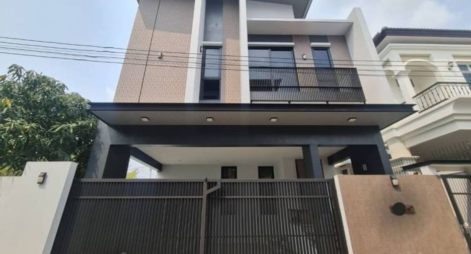 Casa en alquiler de 3 habitaciones en Watthana, Bangkok
