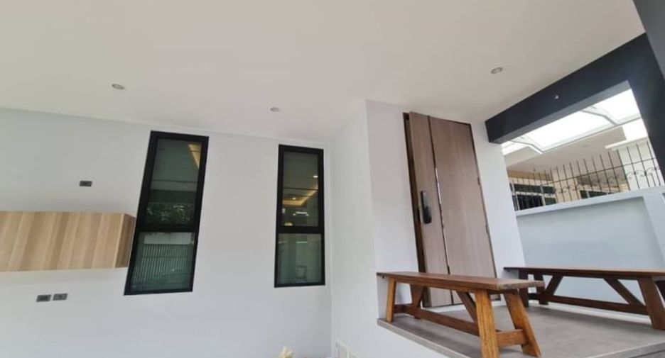 Casa en alquiler de 3 habitaciones en Watthana, Bangkok