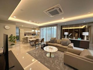 Casa en alquiler de 3 habitaciones en Watthana, Bangkok