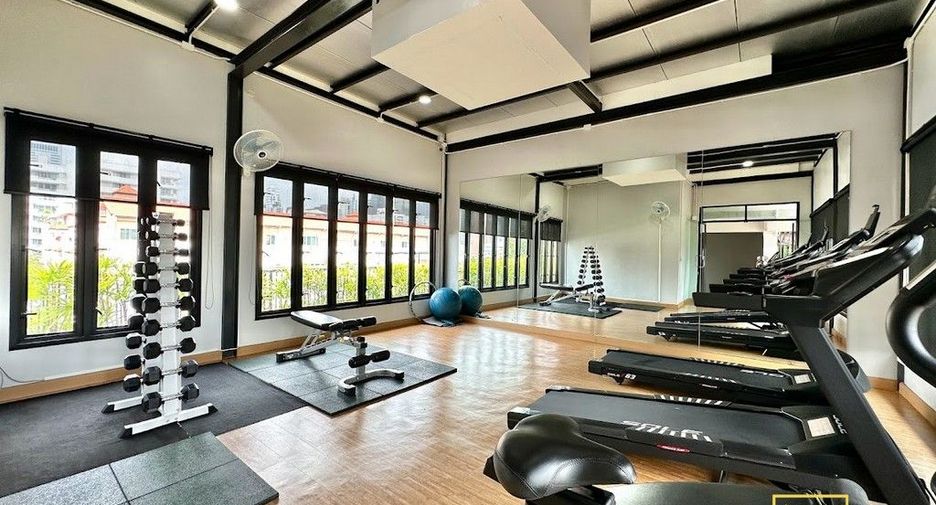 For rent 3 bedrooms apartment in Watthana, Bangkok