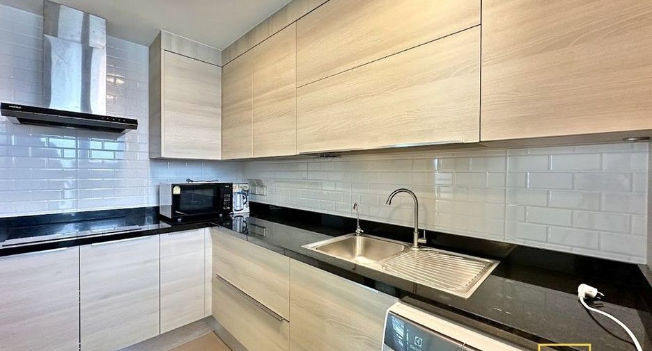 For rent 3 bedrooms apartment in Watthana, Bangkok