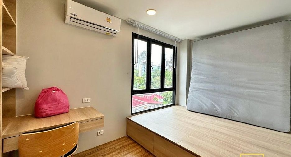 For rent 3 bedrooms apartment in Watthana, Bangkok