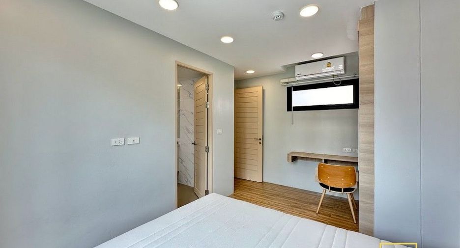 For rent 3 bedrooms apartment in Watthana, Bangkok