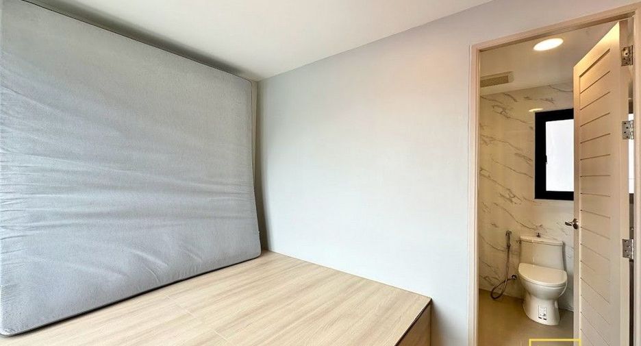 For rent 3 bedrooms apartment in Watthana, Bangkok