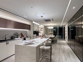 For sale 3 Beds condo in Dusit, Bangkok
