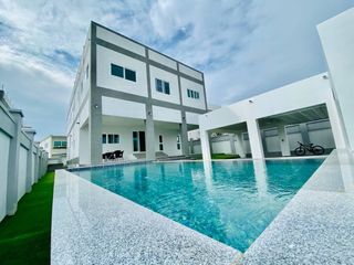 À louer 5 chambres villa à Bang Lamung, Chonburi