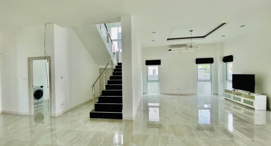 À louer 5 chambres villa à Bang Lamung, Chonburi