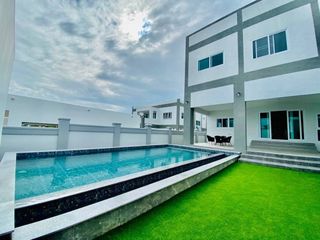 À louer 5 chambres villa à Bang Lamung, Chonburi