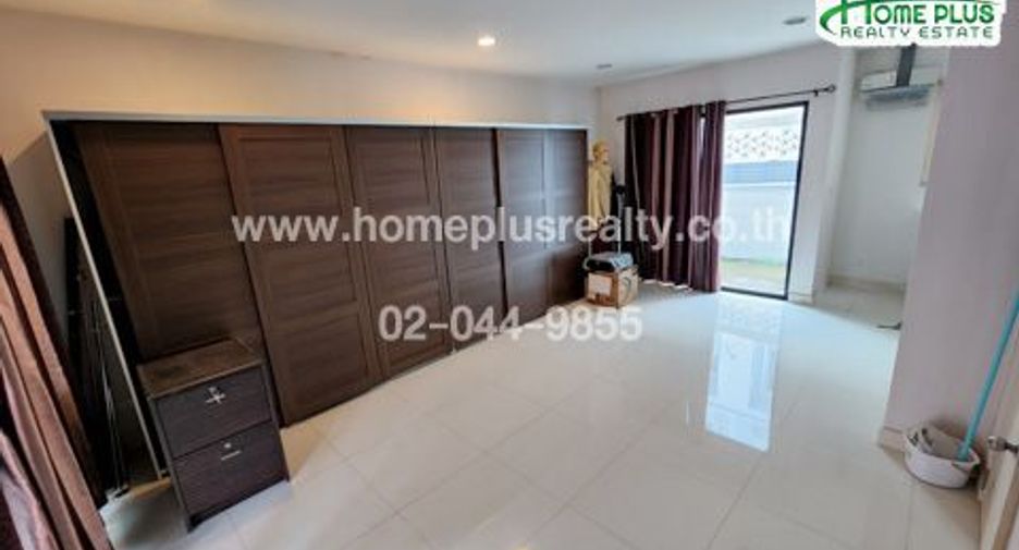 Casa adosada en venta de 3 habitaciones en Chom Thong, Bangkok