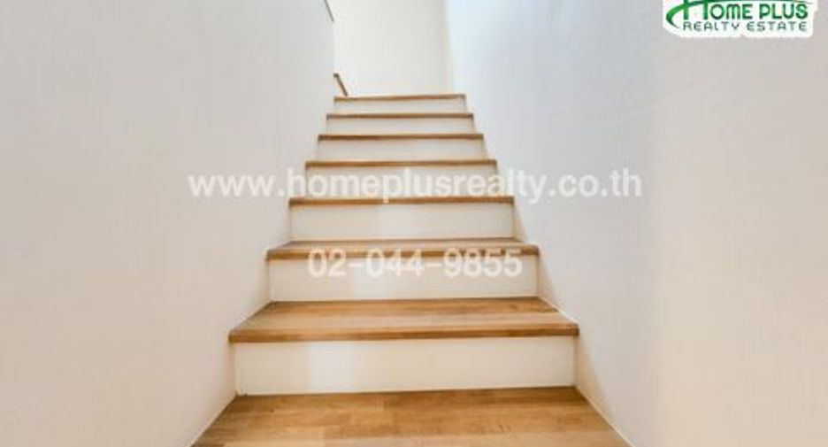 Casa adosada en venta de 3 habitaciones en Chom Thong, Bangkok