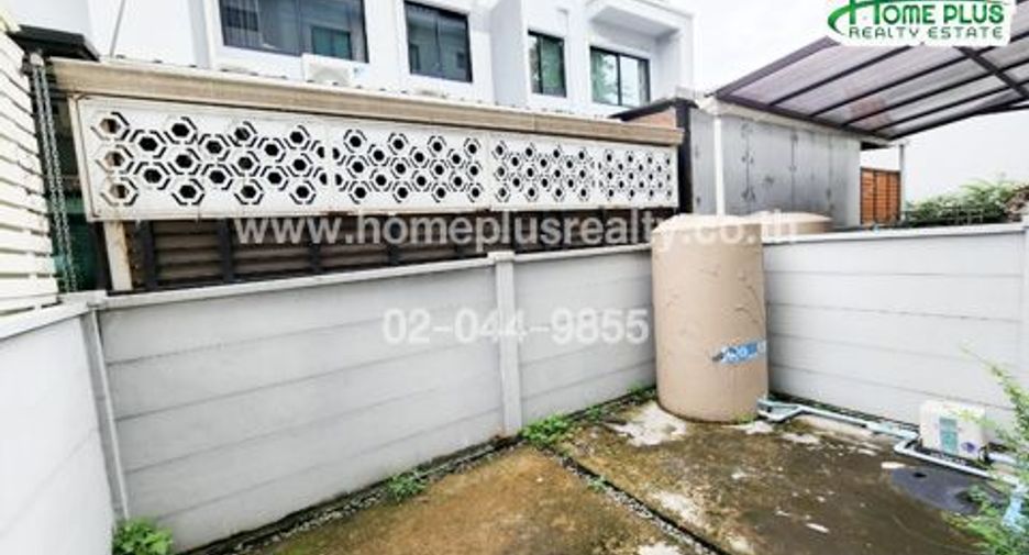 Casa adosada en venta de 3 habitaciones en Chom Thong, Bangkok