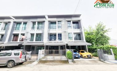 Casa adosada en venta de 3 habitaciones en Chom Thong, Bangkok