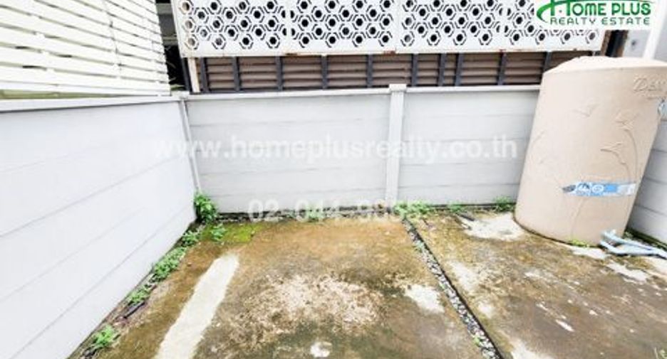 Casa adosada en venta de 3 habitaciones en Chom Thong, Bangkok