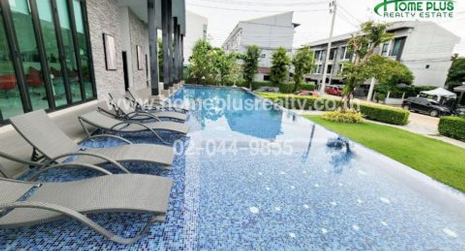 Casa adosada en venta de 3 habitaciones en Chom Thong, Bangkok