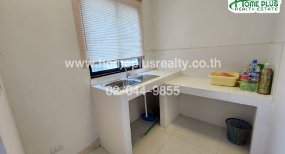 Casa adosada en venta de 3 habitaciones en Chom Thong, Bangkok