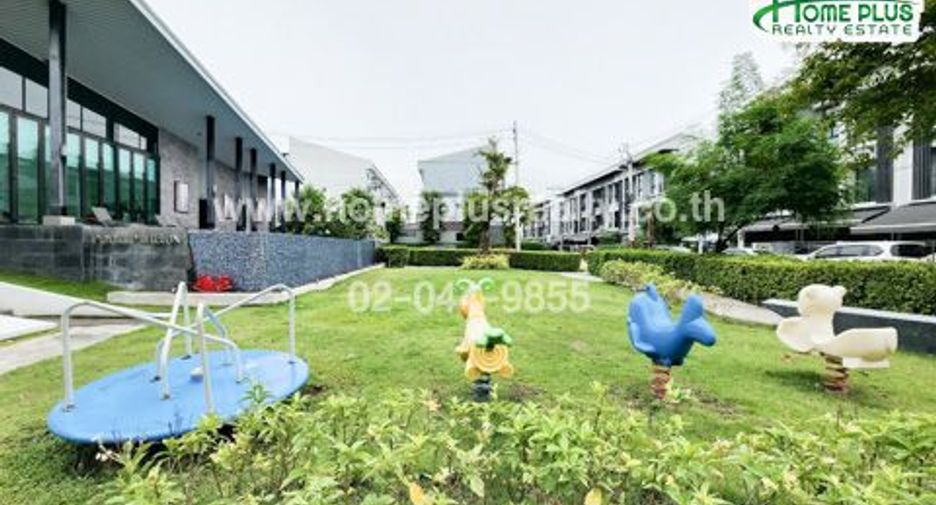 Casa adosada en venta de 3 habitaciones en Chom Thong, Bangkok