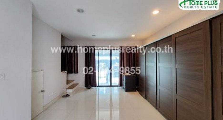 Casa adosada en venta de 3 habitaciones en Chom Thong, Bangkok