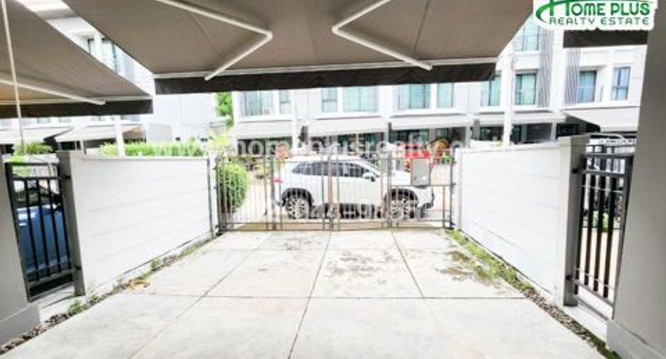 Casa adosada en venta de 3 habitaciones en Chom Thong, Bangkok
