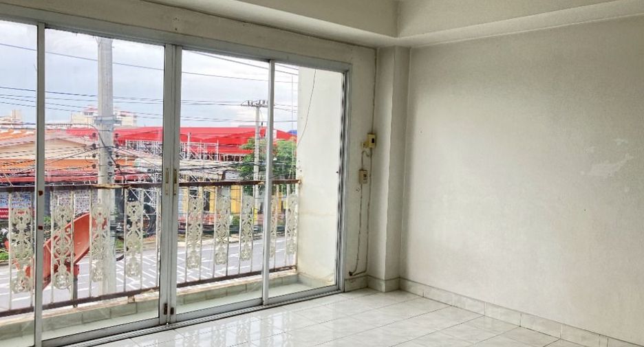For rent 8 bed retail Space in Phutthamonthon, Nakhon Pathom