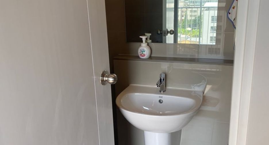 Condo en alquiler de 1 habitaciones en Bang Kapi, Bangkok