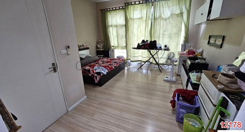 For sale 3 bedrooms house in Phasi Charoen, Bangkok