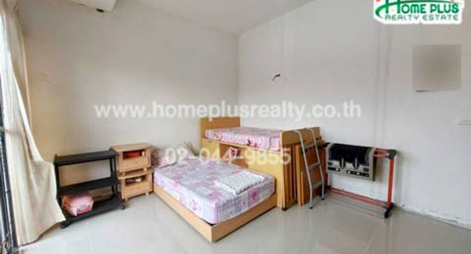 À vendre 3 chambres maison de ville à Bang Bua Thong, Nonthaburi